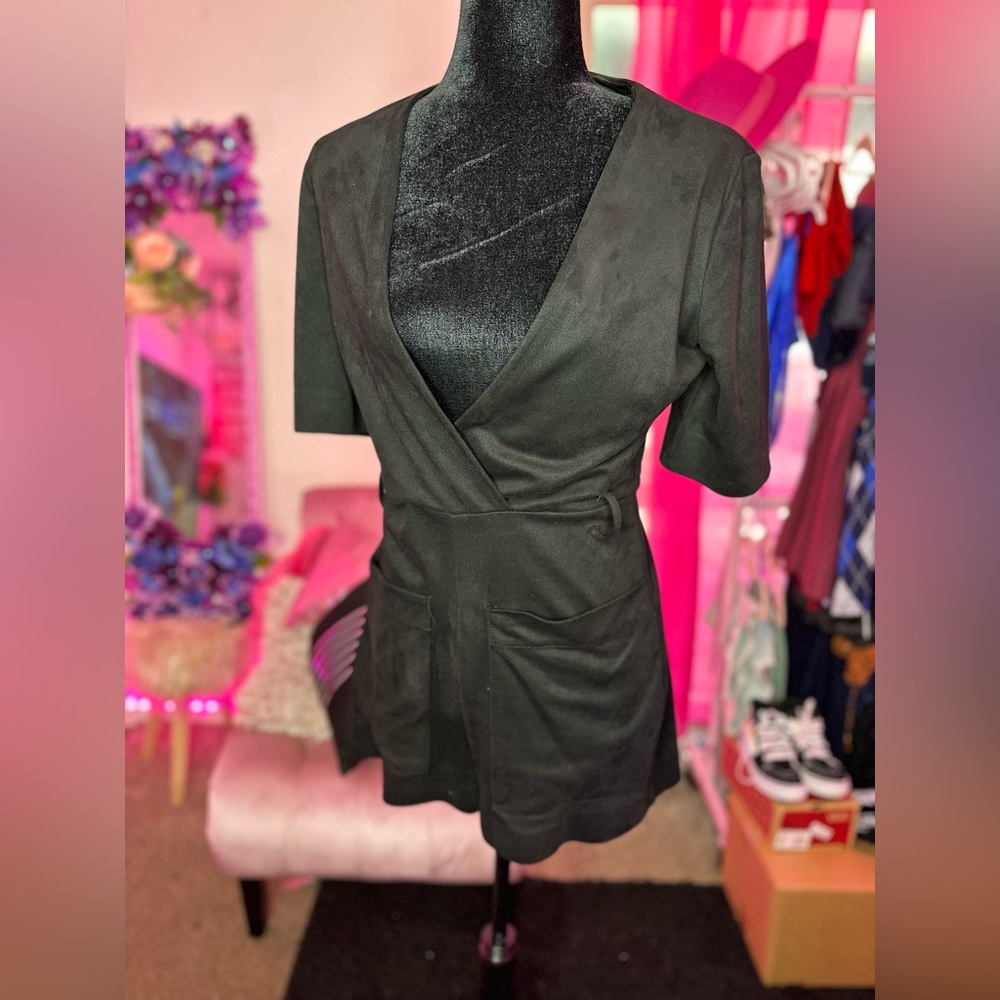 Style:Jumpsuit
Size:M
Size Type:Regular